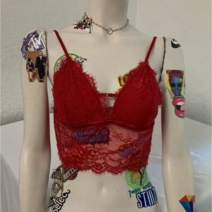 NWOT Women’s Size Large Floral Red Lace Adjustable Straps